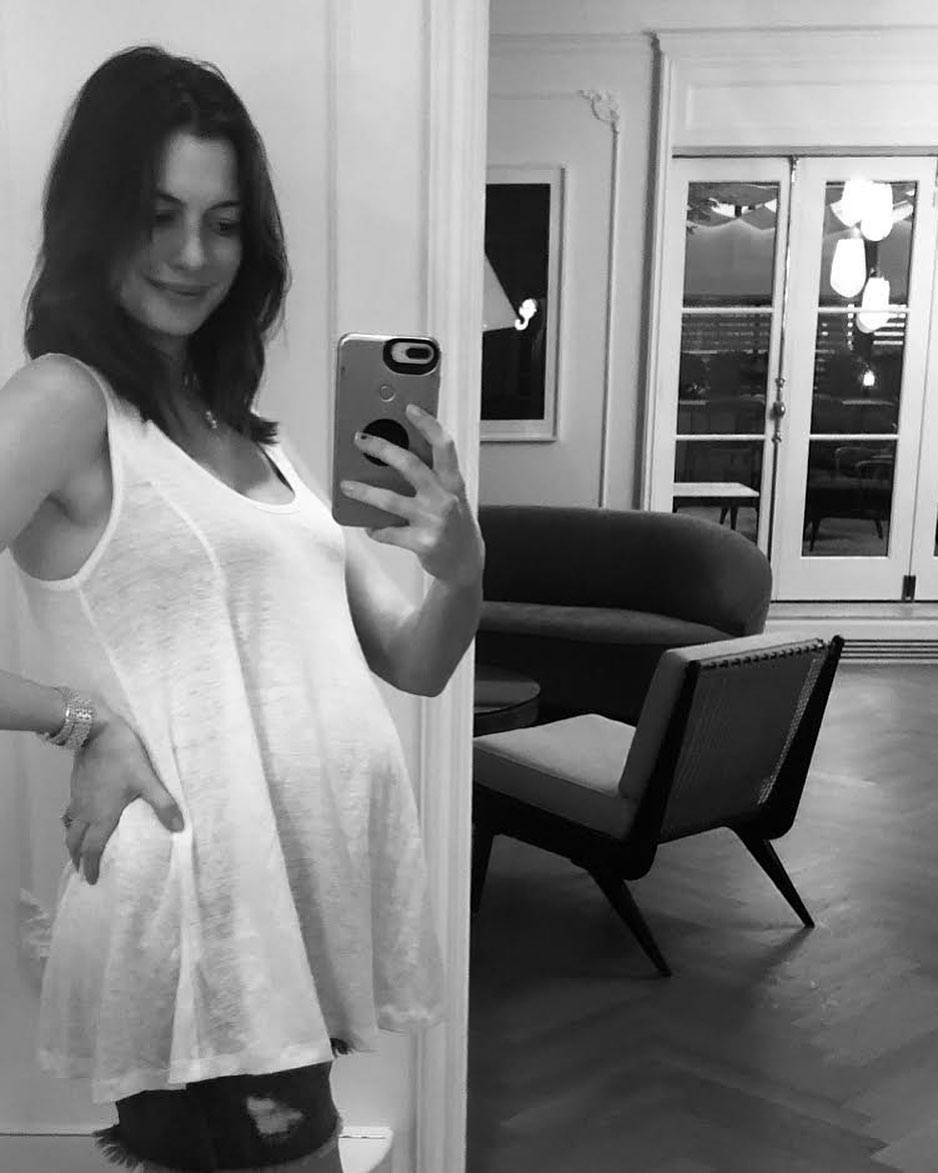 Hathaway je pokazala trbuščić: Ona i Adam čekaju drugo dijete