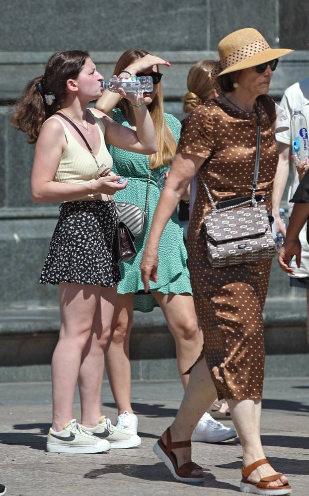 Vrući dan na zagrebačkim ulicama