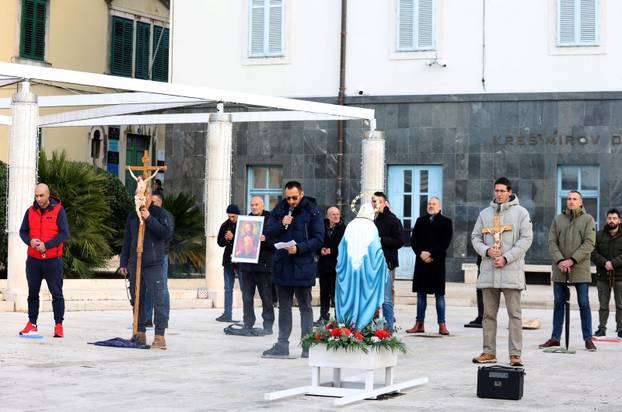 Šibenik: Muška molitva krunice