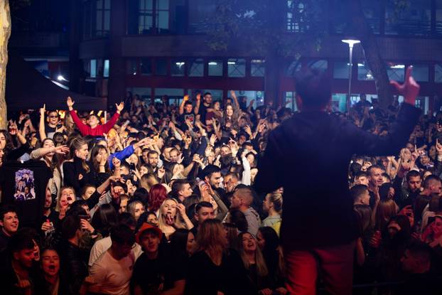 FOTO Ovako je izgledao dom na Savi dok je pjevao Jole! Na koncertu bilo oko 10.000 ljudi