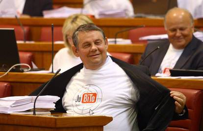 SDP-ovci nosili Jubito majice i ljutili Kirina