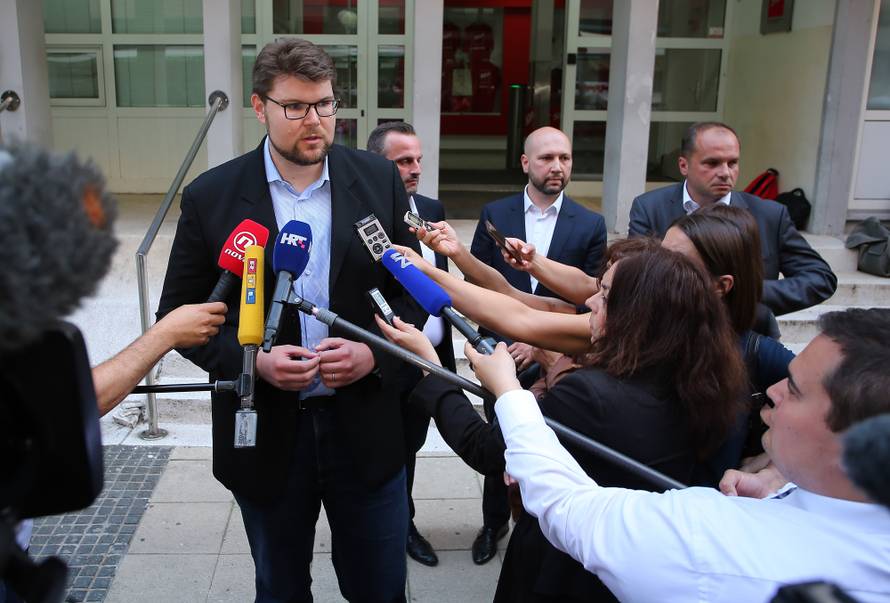 Grbin: Ja nisam Pernar da bih čekao  da netko pozove stražu