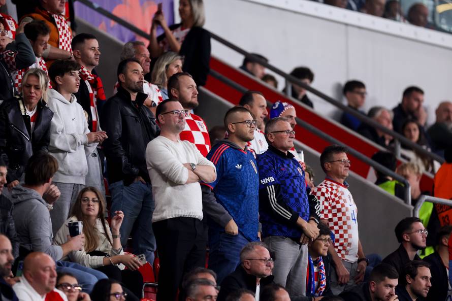 Prag: Navijači prate utakmicu Lige nacija između Češke i Hrvatske