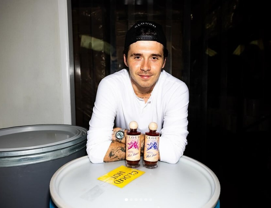 Nakon što je javno prozvao roditelje, Brooklyn objavio romantičke fotke s Nicolom