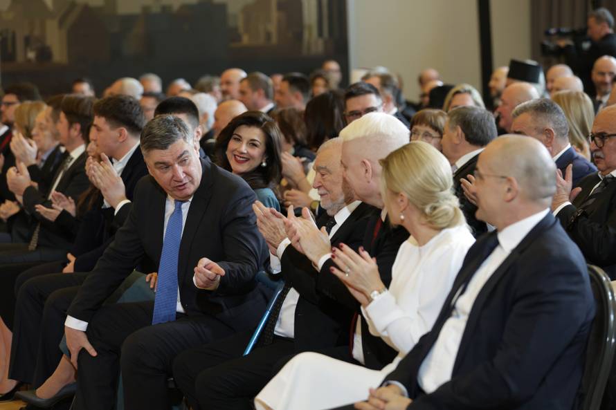 POOL: Milanovi? sve?ano prisegnuo za predsjednika Republike Hrvatske