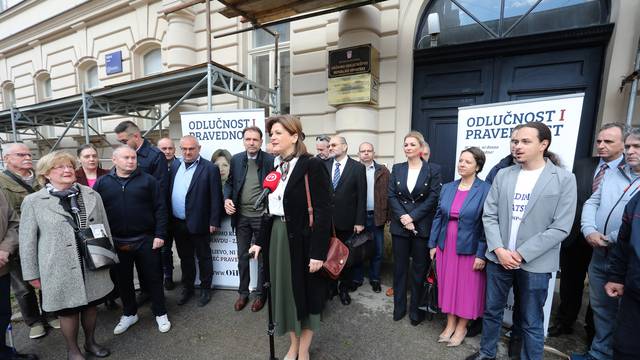 Zagreb: Karolina Vidović Krišto dala je izjavu za medije ispred zgrade DORH-a