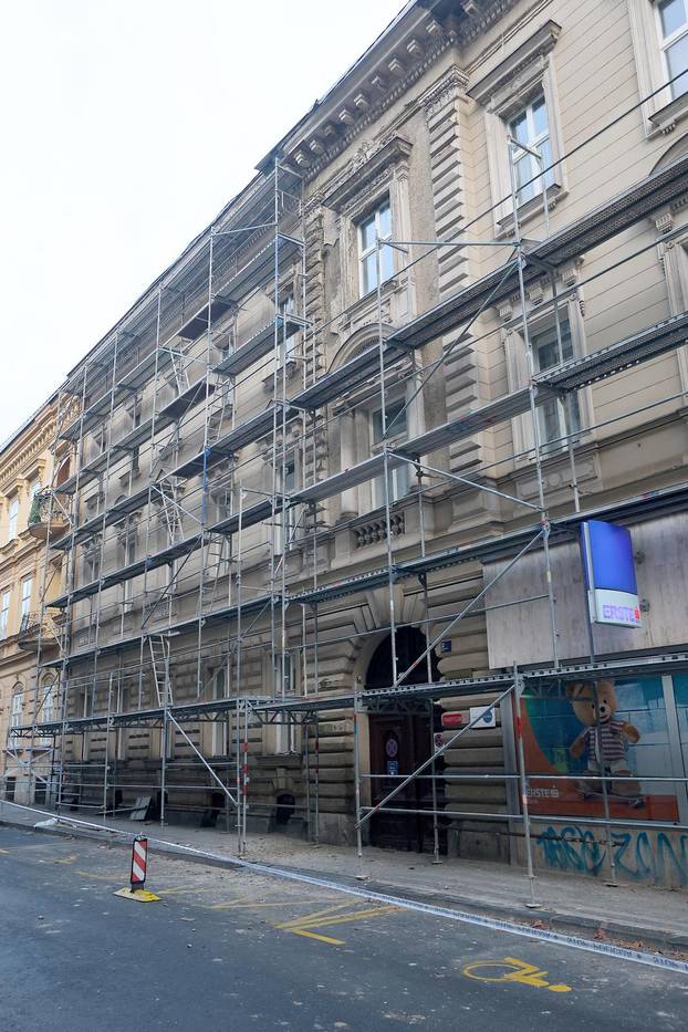 Zagreb: U Berislavićevoj otpadaju dijelovi pročelja