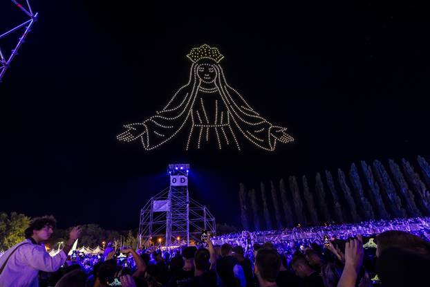 Scenografija dronovima na koncertu Marka Perkovića Thompsona