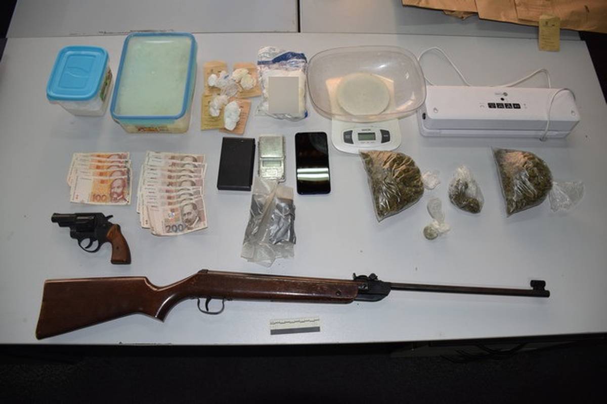 Policija pronašla 2,7 kilograma amfetamina u kući na Savici