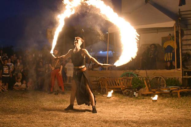 Koprivnica: Vatroshow na Renesansnom festivalu