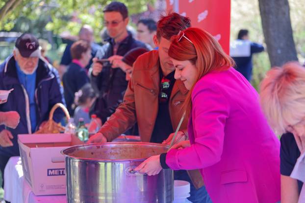 Zadar: Zadarski SDP tradicionalno obilježio Međunarodni praznik rada uz podjelu graha i pića te druženje i glazbu