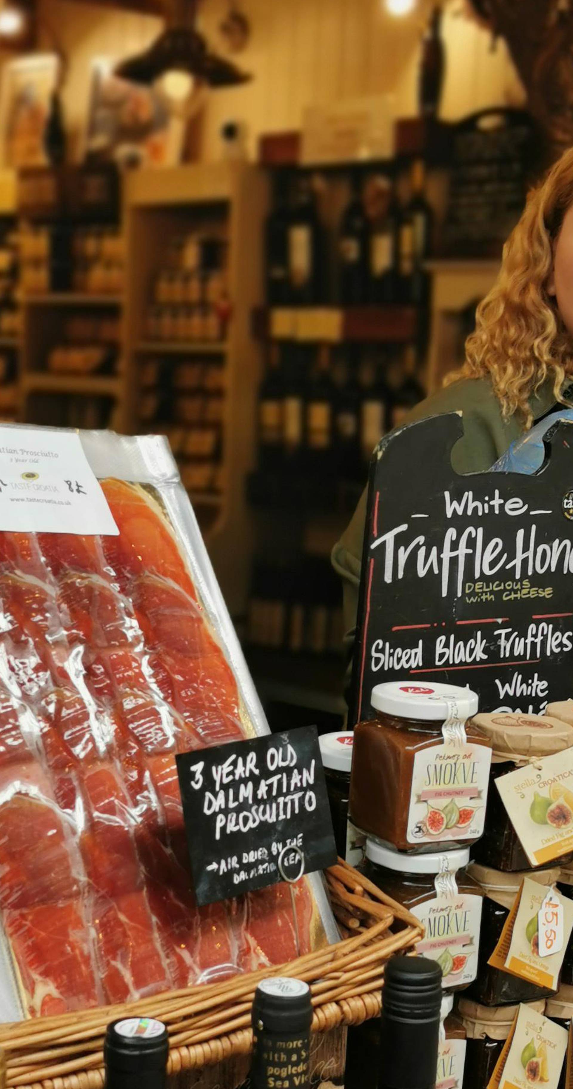 London: Britanci poludjeli za našom hranom, guše se u siru, pršutu... Dingač - rasprodan!