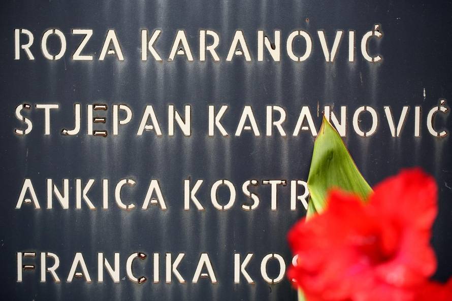 'Još čuvam 10 maraka koje mi je baka dala. Izgorjela je u kući'