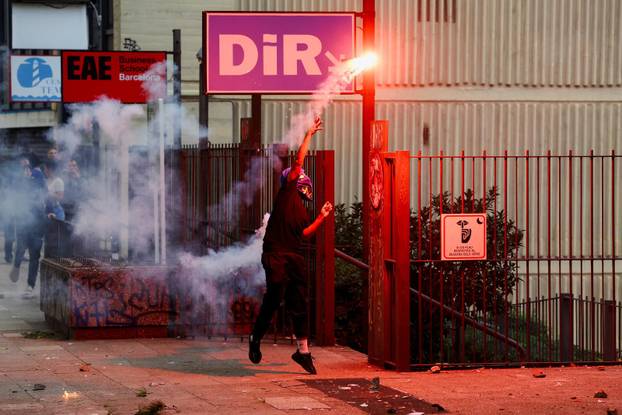 Spanish unions call a general strike in solidarity with Palestinians in Gaza, in Barcelona