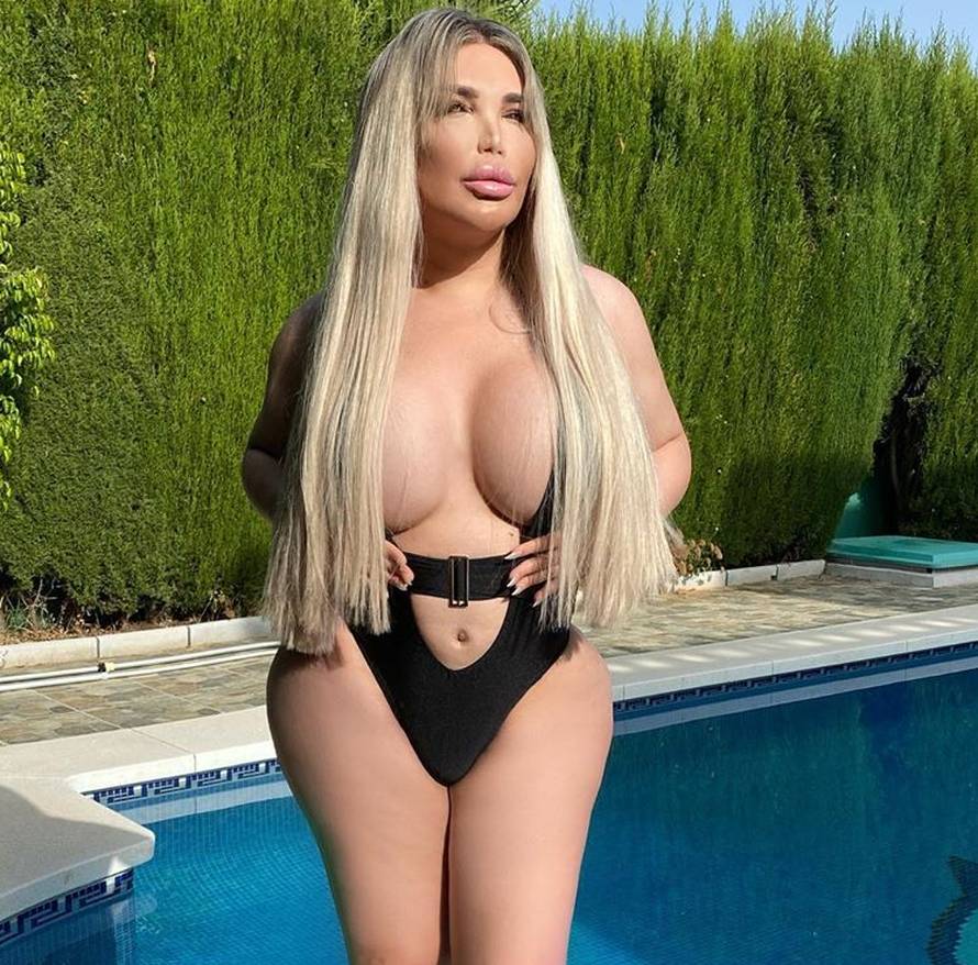 Bivši 'ljudski Ken' je pokazao obline u badiću: 'Kao diva si'