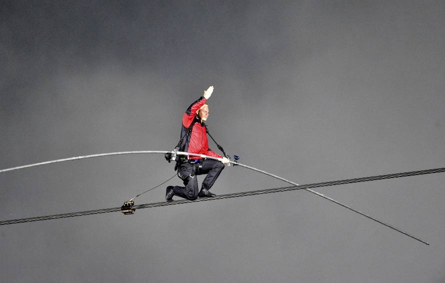 REUTERS/PXL