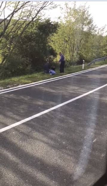 Lovice po Istri: Migranti skočili iz busa ravno u ruke policajaca