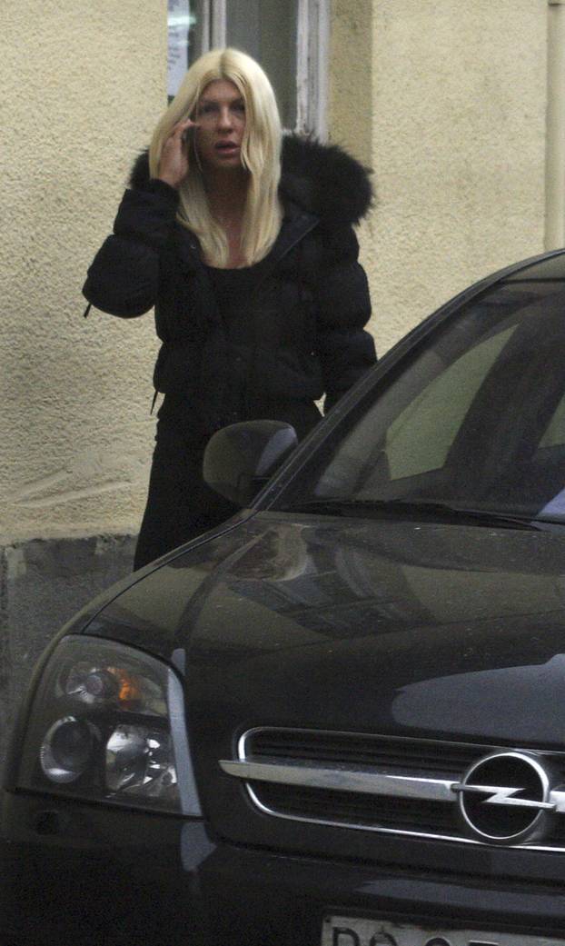 Beograd: Pjeva?ica Jelena Karleuša izgubila živce što su je snimili bez šminke
