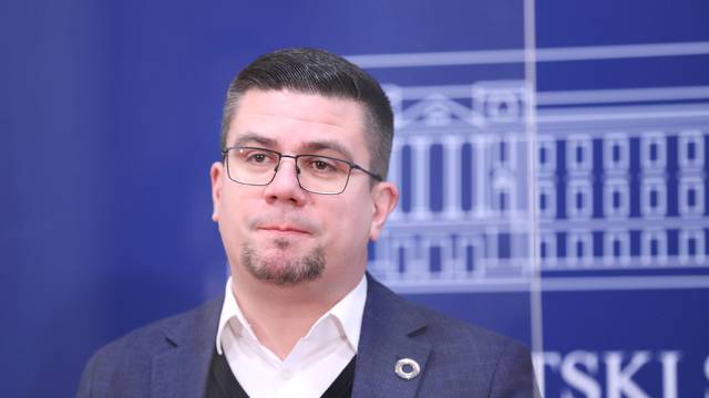 Zagreb: Klub zastupnika Socijaldemokrata o temi "Prijeti li hrvatskim građanima dužničko ropstvo..."