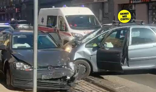 VIDEO Sudar u Zagrebu: 'Auti su razvaljeni! Kaos je jer tramvaji ne voze. Stvaraju se gužvetine'