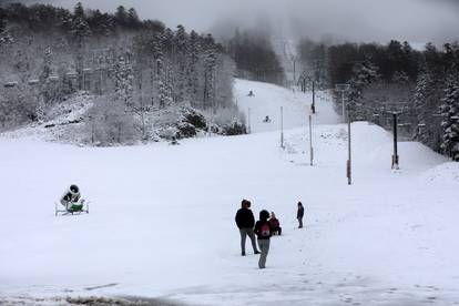 Platak: Snijeg pao na području skijaškog centra