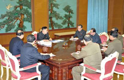 Svi imaju svoju teoriju: Koji mobitel koristi Kim Jong-Un?