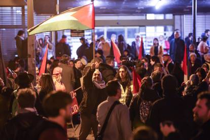 FOTO U Zagrebu je održan  'Marš solidarnosti s Palestinom'...