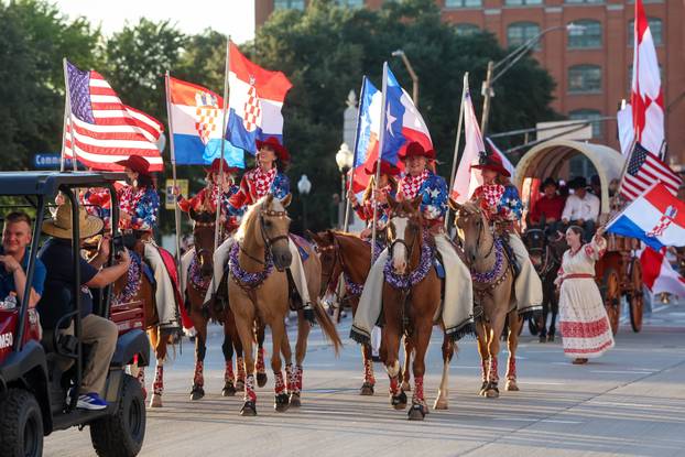 SP 2026 Dallas: Velika povorka hrvatskih navijača u Dallasu uoči utakmice Engleske i Hrvatske na Svjetskom prvenstvu