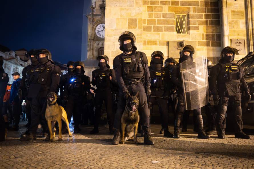 Huliganski neredi u Pragu nakon finala UEFA Konferencijske lige