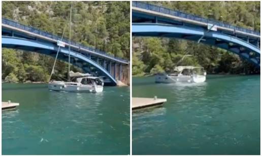 VIDEO Drama u Skradinu, jarbol jedrilice bio zapeo za most pa pukao: 'Vikali smo im - stop!'