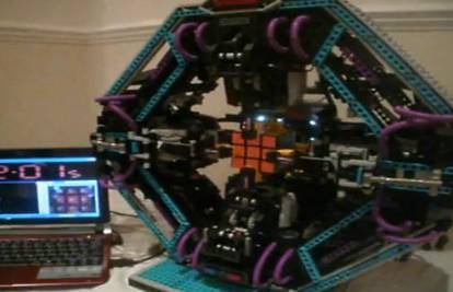 Napravio lego-robota koji rješava Rubikovu kocku