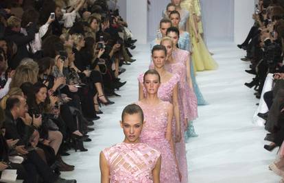 Elie Saab: Raskošne haljine od šljokica za moderne princeze 