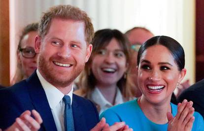 Kralj Charles mogao bi oduzeti titule princu Harryju i Meghan