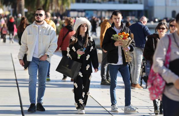 Split- Splićani uzivali u sunčanoj nedjelji.