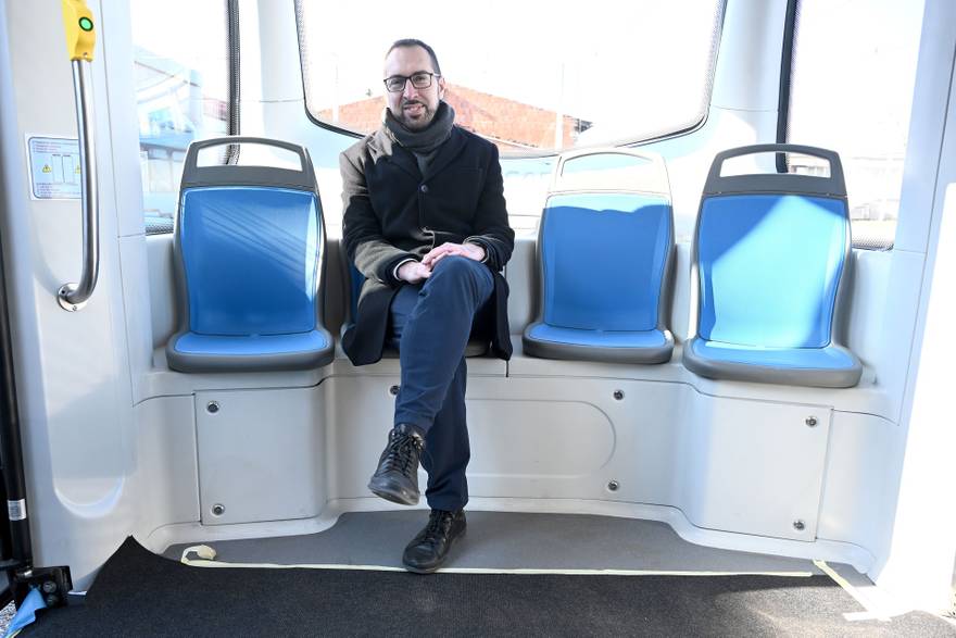 Pogledajte kako izgleda novi zagrebački tramvaj...