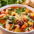 Minestrone juha s grahom, blitvom, crnim vinom i slaninom