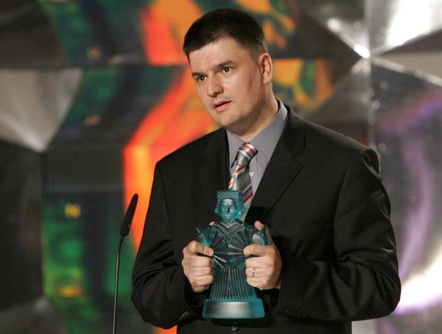 ARHIVA - Uz album godine Oliver nagrađen Porinom u još tri kategorije 2006. godine