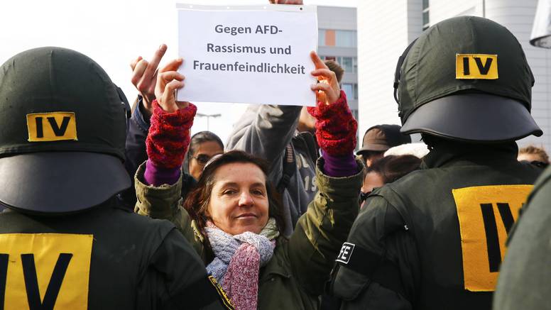 Nasilni prosvjedi u Njemačkoj: Privedeno je više od 400 ljudi