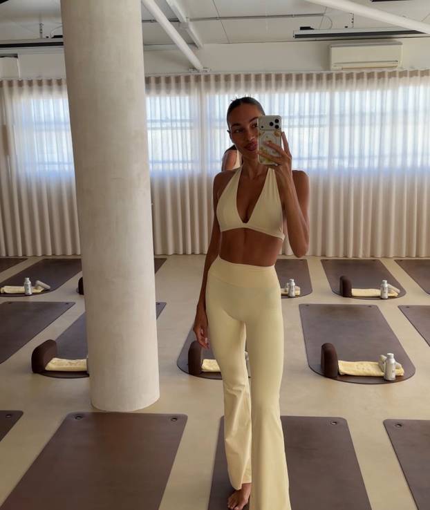 FOTO Nije sve o fitnessu! Ash objašnjava kako imati lijepo tijelo bez nezdravih metoda
