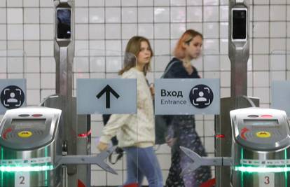 Putnici u metrou karte plaćaju pomoću prepoznavanja lica