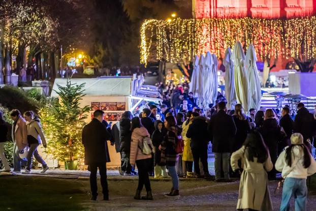 Zagreb: Ugođaj na Zagrebačkom Adventu