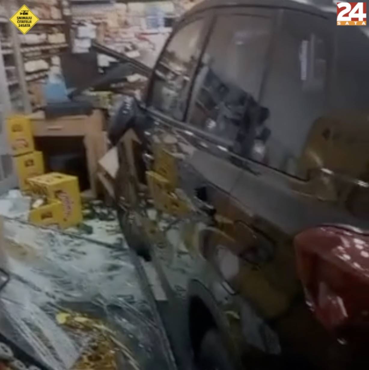 VIDEO Autom uletio u trgovinu u Sv. Nedelji: 'Šteta je velika'