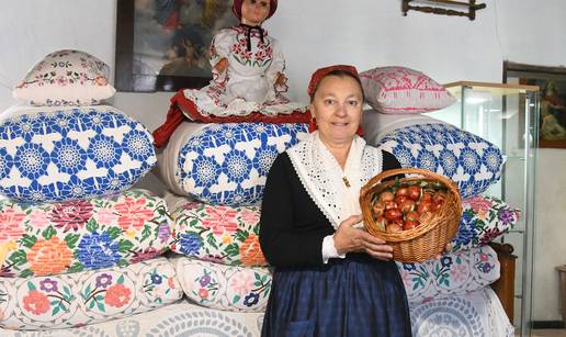 FOTO Me&dstrok;unarodna izlo&zcaron;ba pisanica: Pogledajte ljepotu na&scaron;e ba&scaron;tine i ostalih zemalja