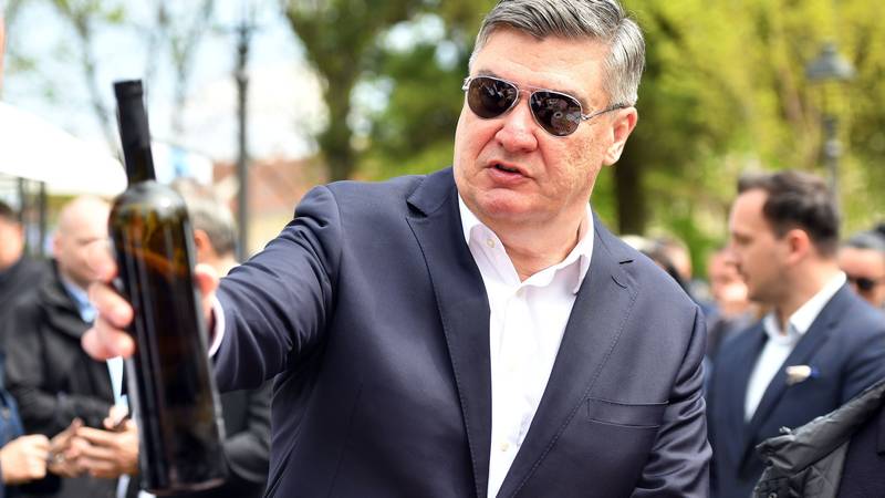 FOTO S čašicom u dobrom društvu. Pogledajte druženje s Milanovićem u Koprivnici