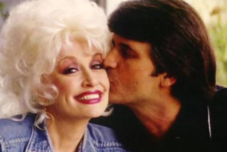 Dolly Parton opens up on her career and personal life during ABC special interview