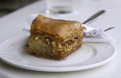 Dobar tek! Sočna baklava od oraha, pistacija i puno čokolade