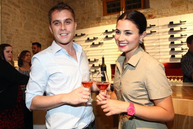 Bol: Uzvanici Perwoll Fashion.hr cruise collectiona posjetili vinski podrum Jako vino