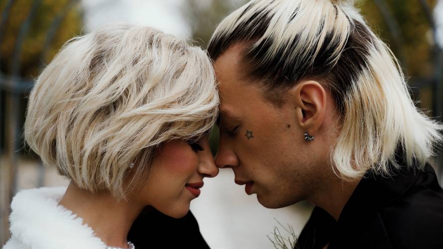 Stela Rade otkrila zbog čega je nosila vjenčanicu: Predstavila spot i baladu 'Da srce odmorim'