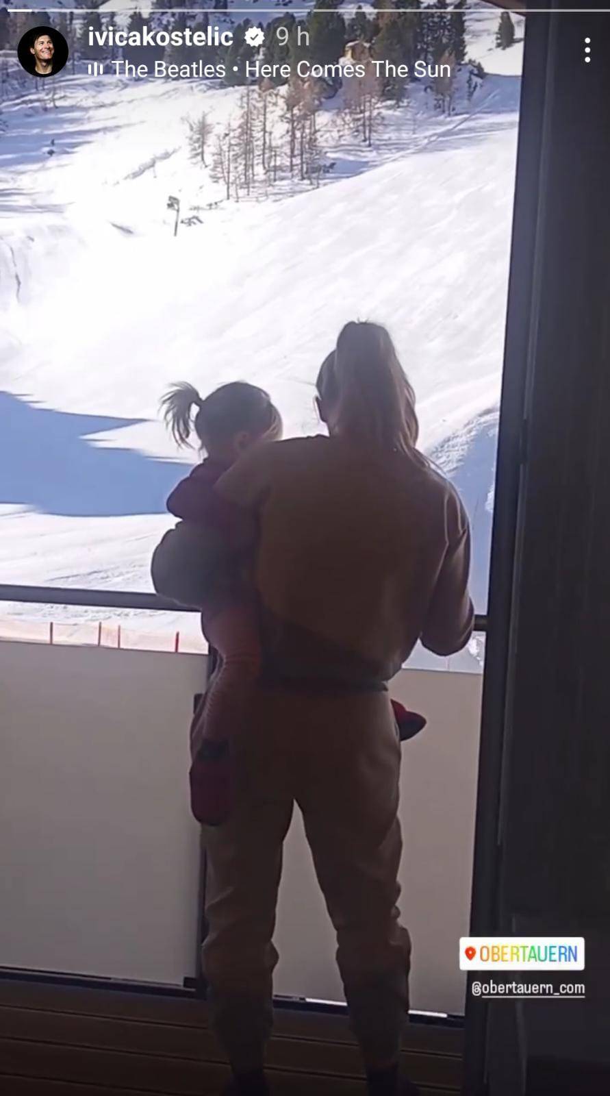 Ivica Kostelić uživa s obitelji na skijanju u Austriji, s pratiteljima podijelio fotku kćeri i supruge...