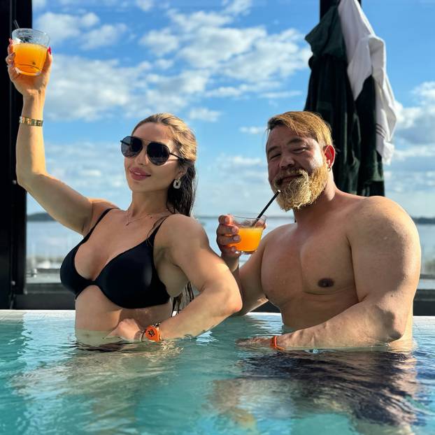 FOTO Afganistanku su prisilno udali dok je imala 15, a onda se transformirala. Pogledajte je!